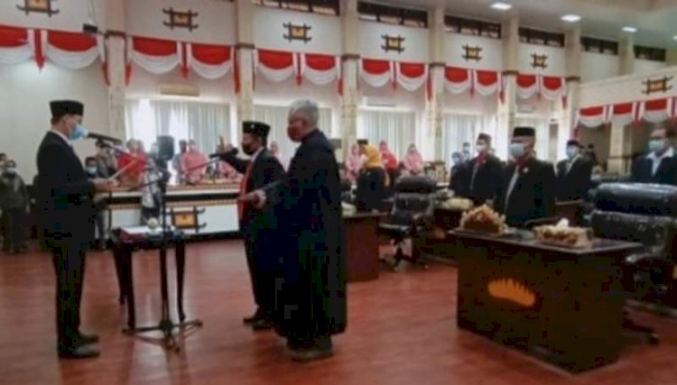 Resmi, Adi Prasetyo Gantikan Anna Morinda Di DPRD Kota Metro