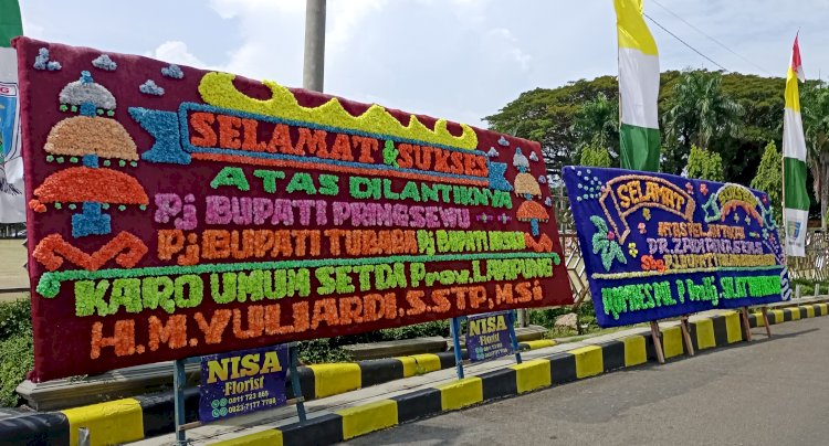 Besok Dilantik, Karangan Bunga Zaidirina, Adi Erlansyah dan Sulpakar Hiasi Halaman Pemprov