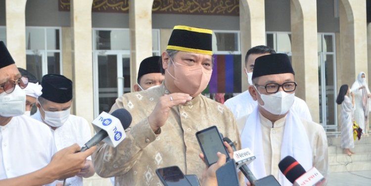 Survei INES: Ketum Golkar di Posisi Teratas, Kalahkan Prabowo Subianto