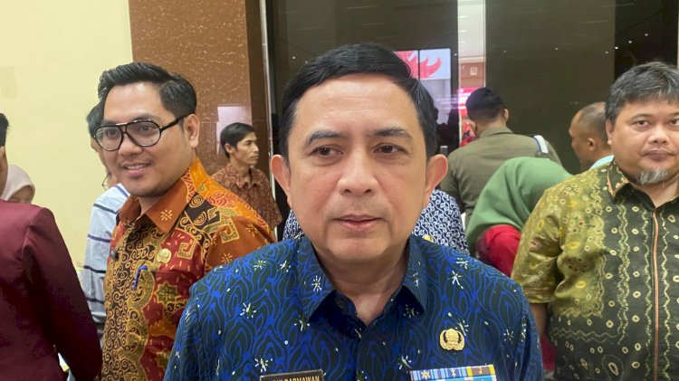 Jaga Keindahan, Pjs Wali Kota Budhi Darmawan Larang Pemasangan APK di Pohon