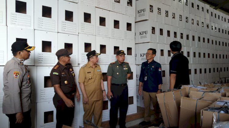 Pjs Wali Kota Bandar Lampung Tinjau Gudang Logistik KPU untuk Pastikan Kesiapan Pilkada