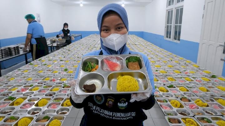 Survei IPO: 52 Persen Responden Tidak Puas dengan Program Makan Bergizi Gratis