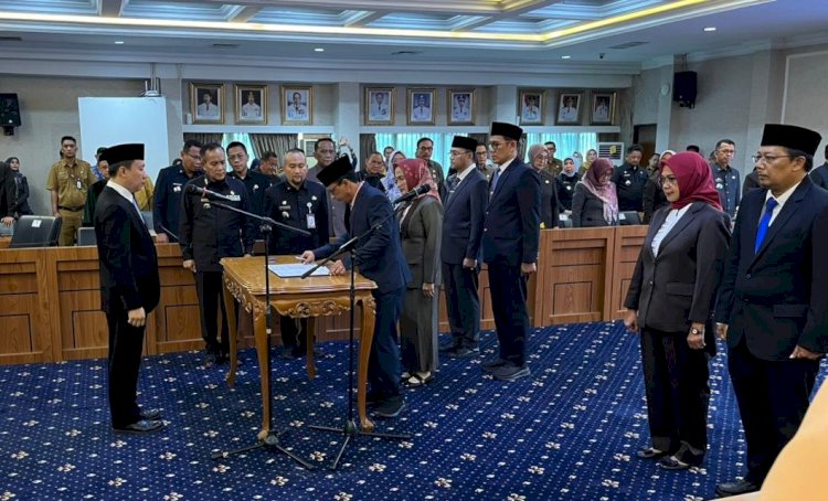 Sekdaprov Lampung Lantik 6 Pejabat Eselon II, Ini Susunan Barunya