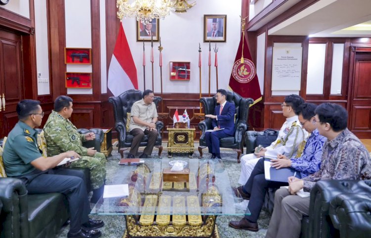 Menhan Sjafrie Bahas Penguatan Industri Pertahanan dengan Dubes Korea Selatan
