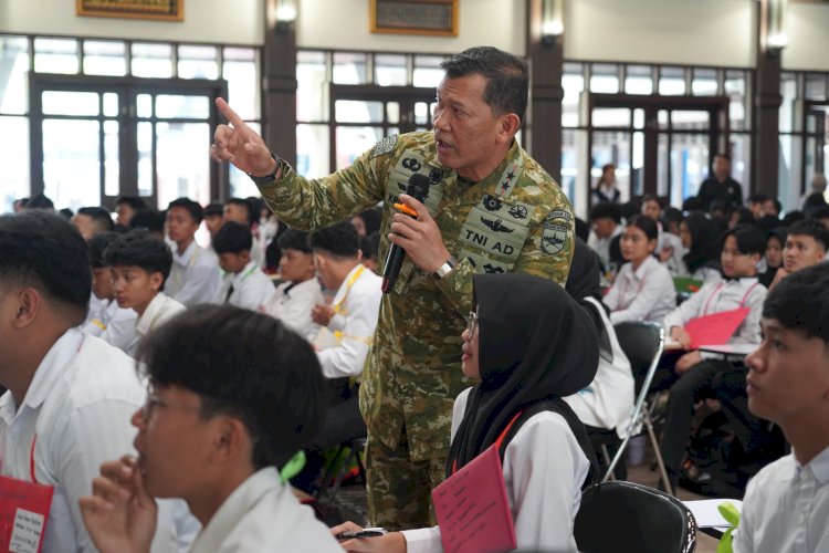 Pangdam XXI/Radin Inten Ajak Mahasiswa Bijak Hadapi Era Digital