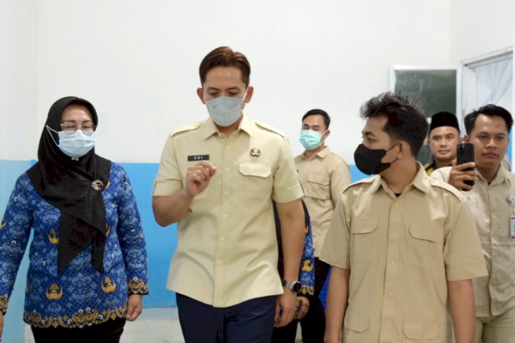 Bupati Lamsel Sidak Dapur MBG Usai 11 Siswa Diduga Keracunan di Ketapang
