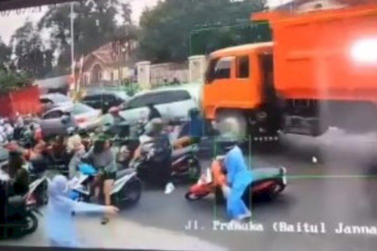 Polisi Selidiki Penyebab Kecelakaan Truk Beruntun di Jalan Pramuka