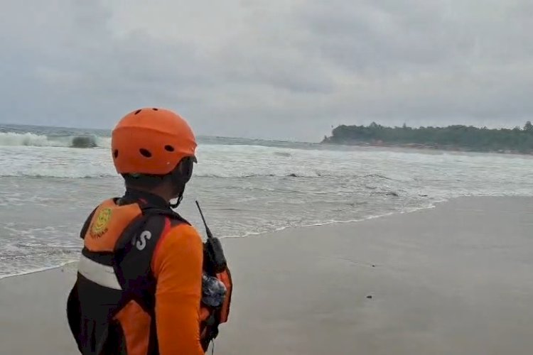 Dua Hari Dicari, Remaja 17 Tahun Hanyut di Pesisir Barat Belum Ditemukan