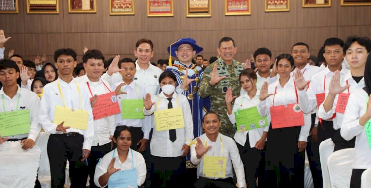 Jadi Pemateri di UIM, Bupati Egi Ajak Mahasiswa Baru Temukan ‘Daya Ungkit’