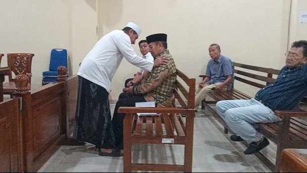 Sebelum Sidang, Arinal Djunaidi Dapat Tasbih dari Habib Zein Smith