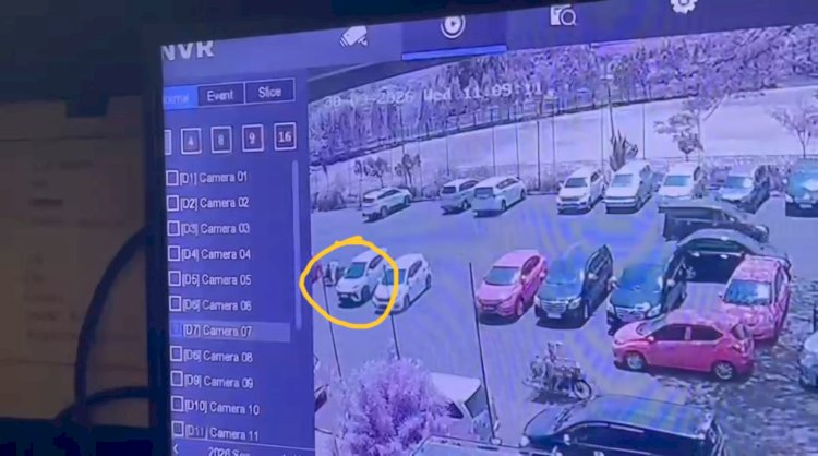 CCTV Rekam Pria Bermotor Ambil HP Jurnalis yang Terjatuh di DPRD Lampung
