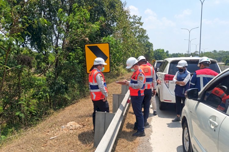 PT BTB Cek Rambu dan Marka Tol Bakauheni-Terbanggi Besar Tiap Tiga Bulan