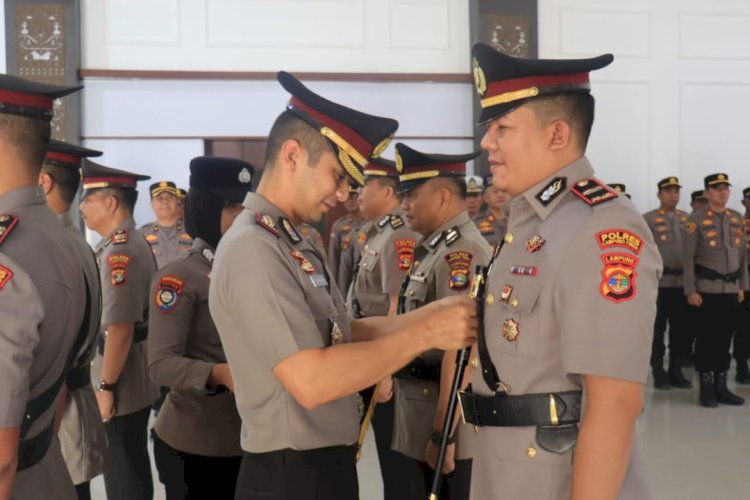 Mutasi Polres Lampung Timur, Tiga Kapolsek dan Kasat Tahti Resmi Berganti