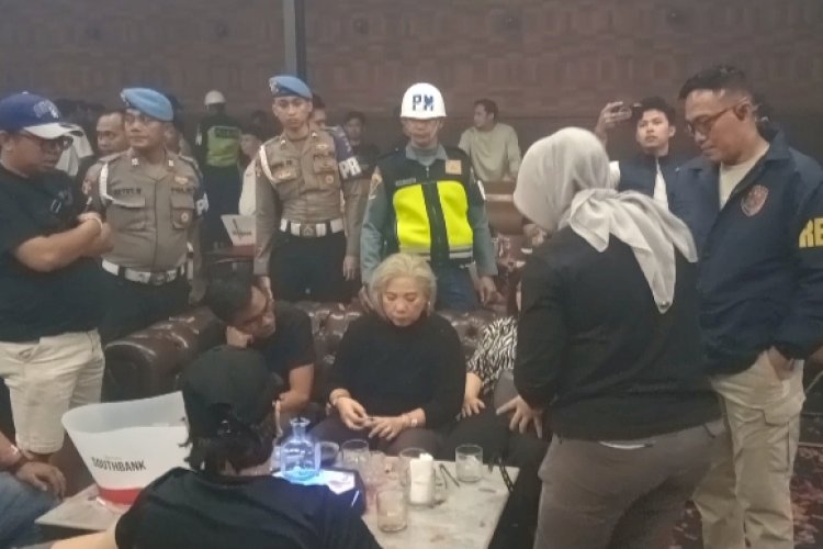 Personel Gabungan Razia 7 Tempat Hiburan Malam di Bandar Lampung, DJ Panda Negatif Narkoba