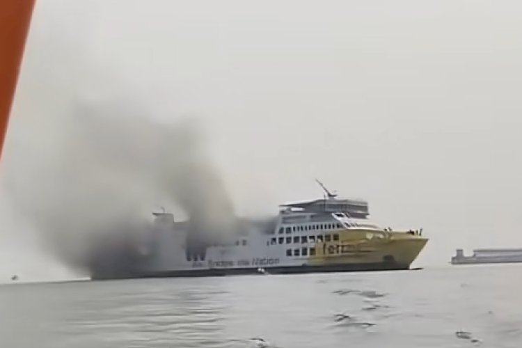 Berlayar dari Bakauheni, KMP Batu Mandi Terbakar Jelang Sandar di Merak