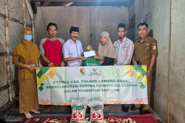 BAZNAS Tubaba Salurkan Bantuan Rp500 Ribu, Sukamti Dapat Pendampingan Kesehatan