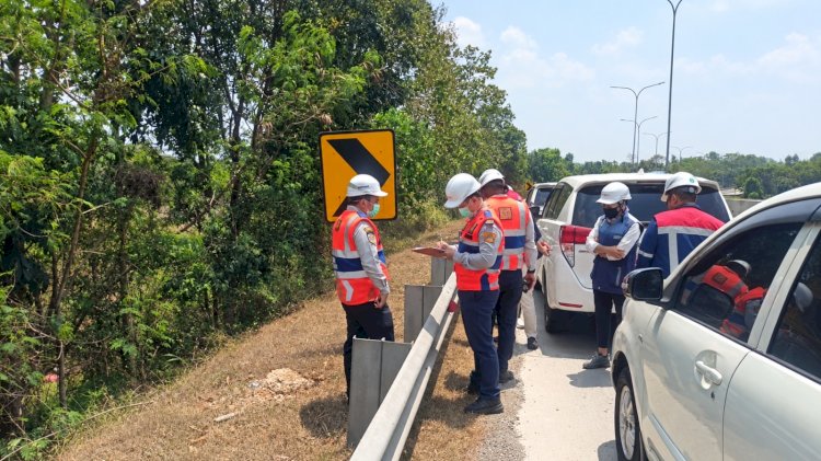 PT BTB Cek Rambu dan Marka Tol Bakauheni-Terbanggi Besar Tiap Tiga Bulan
