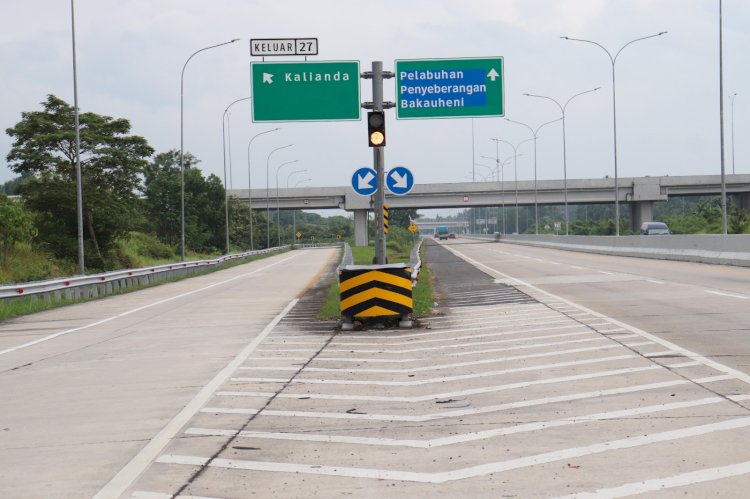 Tekan Risiko Kecelakaan, PT BTB Pasang 39 Peredam Benturan di Ruas Tol Bakter