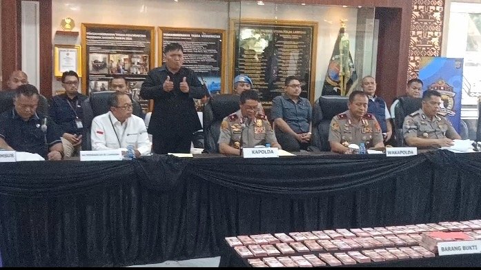 Polda Lampung Gagalkan Peredaran 9.800 Lembar Uang Diduga Palsu di Bakauheni