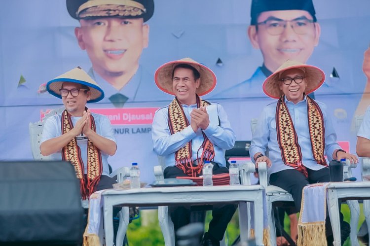 Mentan Amran dan Gubernur Mirza Hadiri Pesta Rakyat Petani di Pringsewu